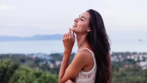 4 Zodiak yang Kehadirannya Selalu Bikin Hati Jadi Adem