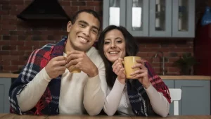 7 Tanda Halus Seseorang Lagi Jatuh Cinta Sama Kamu