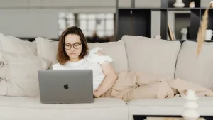 Hati hati 5 Kebiasaan Ini Bikin Laptop Cepat Rusak
