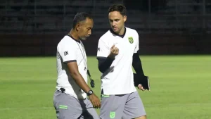 Persebaya Sering Kebobolan Injury Time, Pelatih Sindir Wasit