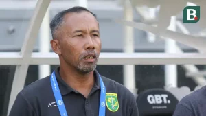 Uston Nawawi Bangga Persebaya Tahan Borneo FC dengan 10 Pemain