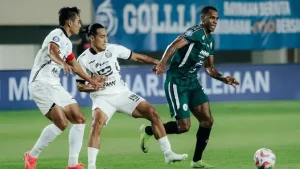 PSS vs Persija: Stadion Bergemuruh, Kritik Manajemen, dan Tiga Poin Krusial