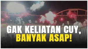 Laga PSS vs Persija Dihentikan karena Flare dan Bom Asap