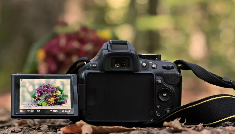 Sony Meluncurkan Pesaing Tak Terduga Fujifilm GFX100RF. Berikut Tempat Pre-Order RX1R III Terbaru.