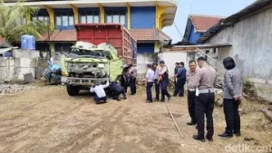 Sopir Truk Tabrak Angkot Guru SD di Purworejo Meninggal