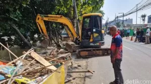 PKL Rawa Tembaga Dibongkar, Begini Potret Penertibannya