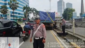 Truk Mogok di Underpass Pondok Indah Bikin Lalin Macet