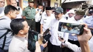 Dikunjungi Mensos, Siswa Bacakan Puisi untuk Prabowo