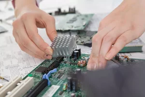 Cara Merakit Rangkaian Power Supply Stabil dengan Komponen Dasar