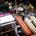 Kuliah atau Langsung Kerja? Opsi Setelah Lulus dari Jurusan Teknik Elektronika