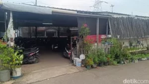 Menyusuri Pintu Belakang Rest Area Jagorawi, Ternyata Ada Parkiran Motor