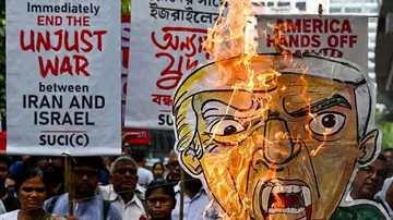 Perang Iran-Israel: Apakah AS Akan Picu Perang Dunia III?
