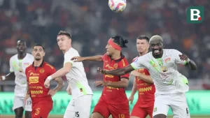 Persija Perpanjang Kontrak Hanif Sjahbandi, Pemain Baru Masih Dirahasiakan