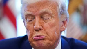 Trump Blokir 12 Negara: Pintu AS Tertutup!