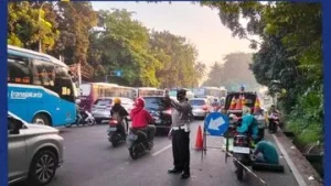 Macet Parah ke Pasar Rebo Gara-gara Perbaikan Jalan