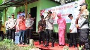 Polres Inhil Bongkar Rumah Warga Sambut HUT Bhayangkara