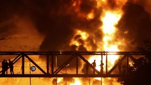 Iran Diserang, Kilang & Pertahanan Terbakar Hebat