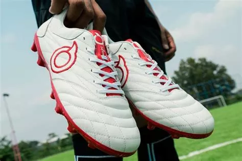 Sepatu Bola Klasik Nike Ini Tampil Segar dengan Gaya Baru