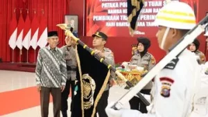 Kapolda Pimpin Pencucian Pataka Polda Riau Menjelang HUT Bhayangkara