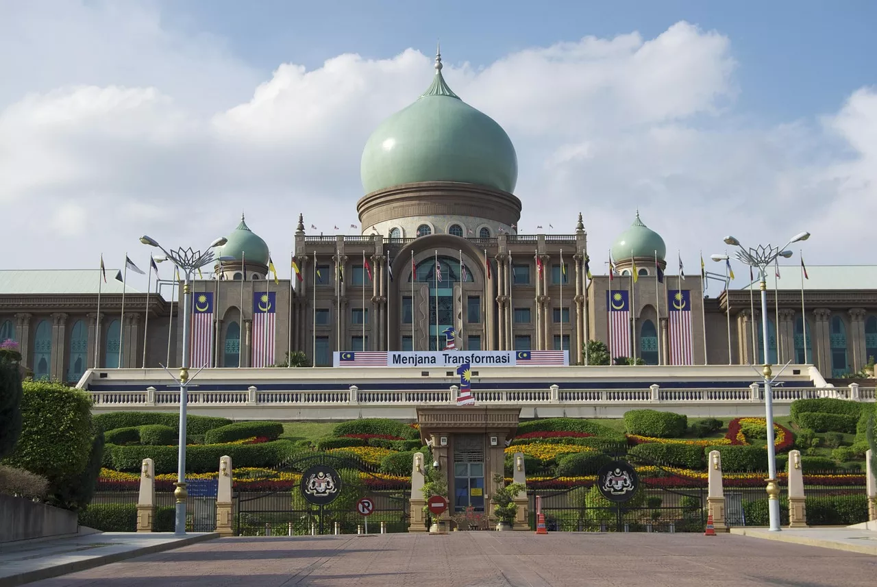 Debut Perdana di BEI, Saham Prima Multi (PMUI) Anjlok dan Sentuh ARB