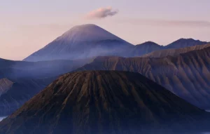 Gunung Semeru Erupsi 7 Kali dalam 15 Jam: Apa yang Perlu Diketahui?