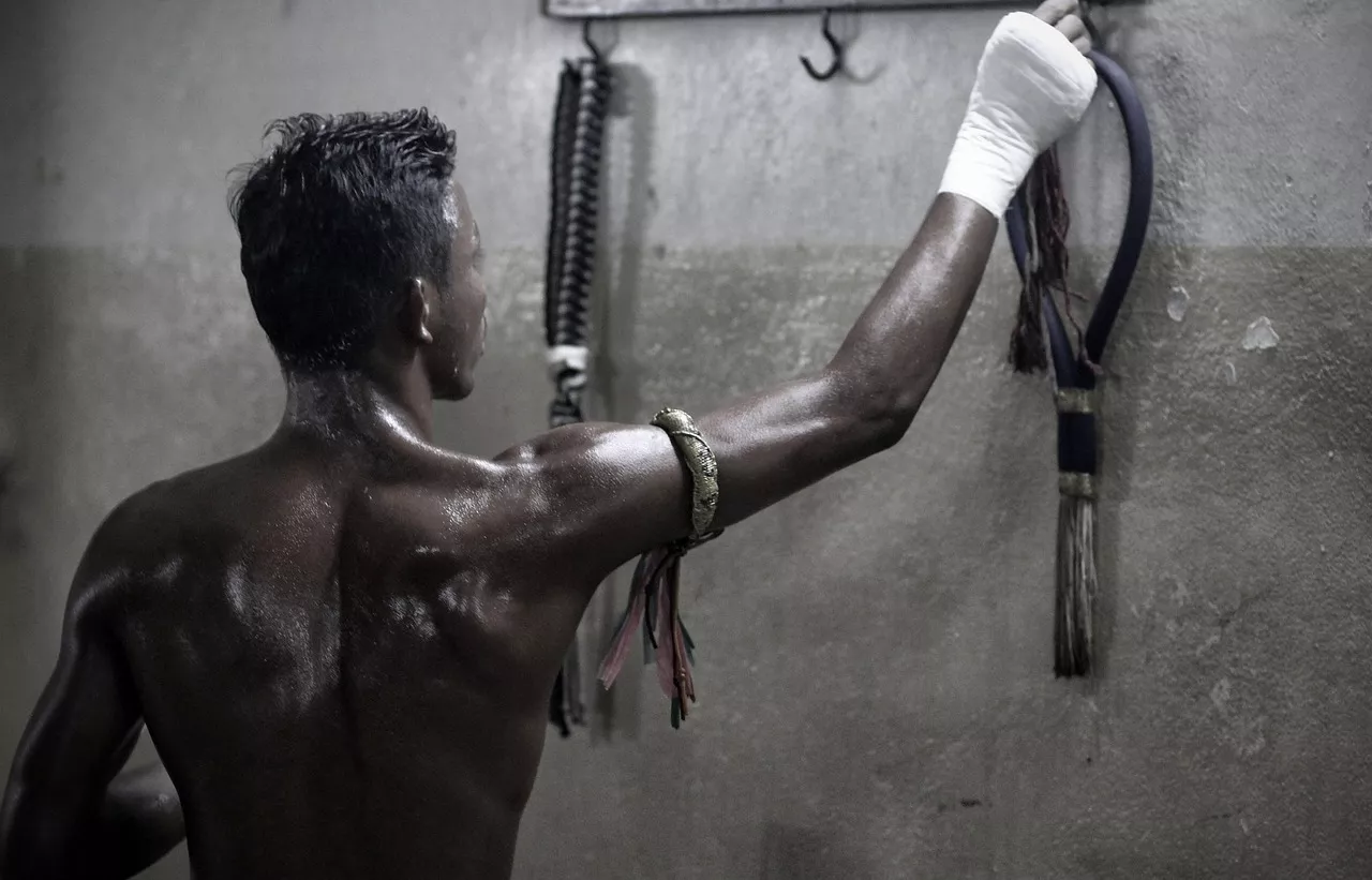 Review Film Ziam: Kombinasi Muay Thai dan Zombie yang Gagal Menarik