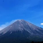 Gunung Semeru Catatkan 2.046 Kali Erupsi, Waspadai Dampak Letusan