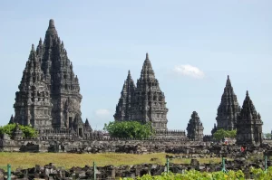 Candi Prambanan: Proses Pembangunannya yang Lebih Kompleks daripada Legenda