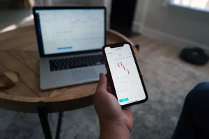 Saham PSAT Sentuh ARA, Kenali Sosok Penting di Balik Pancaran Samudera Transport
