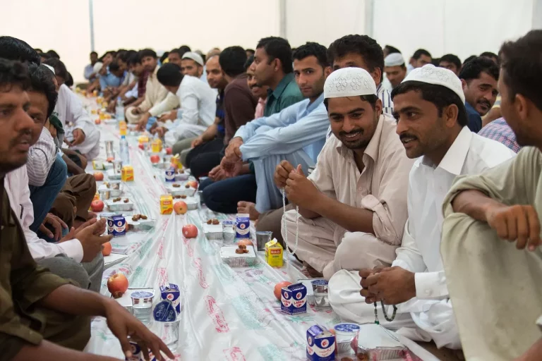Jadwal Salat dan Waktu Buka Puasa Kota Surabaya Hari Ini, 17 Juli 2025