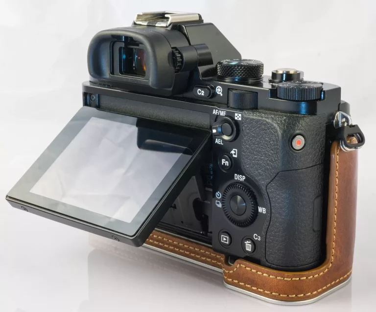 Sony RX1R III: Kamera Kompak 61MP untuk Kreator dan Fotografer Profesional