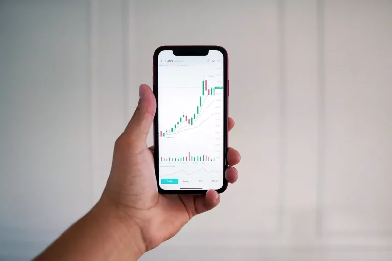 Apakah ChatGPT Eror Hari Ini, Penyebab, & Penjelasan OpenAI