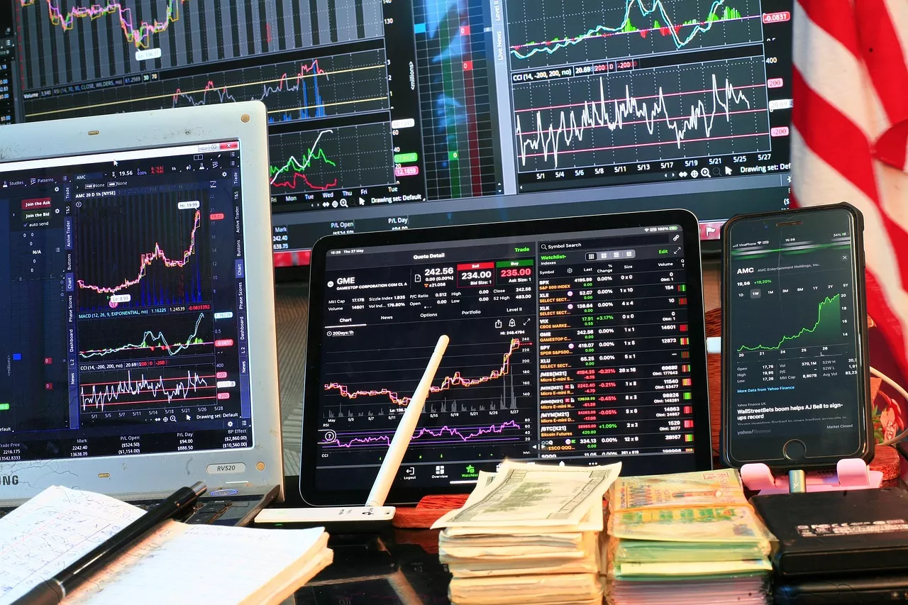 Mengapa Target Harga Saham Emiten Hashim Djojohadikusumo Sangat Tinggi?