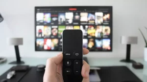 Apa Itu Smart TV dan Perbedaannya dengan TV Biasa?