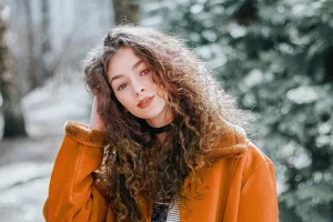 Profil Erika Carlina: Model, Influencer, dan Aktris Film Horor Indonesia