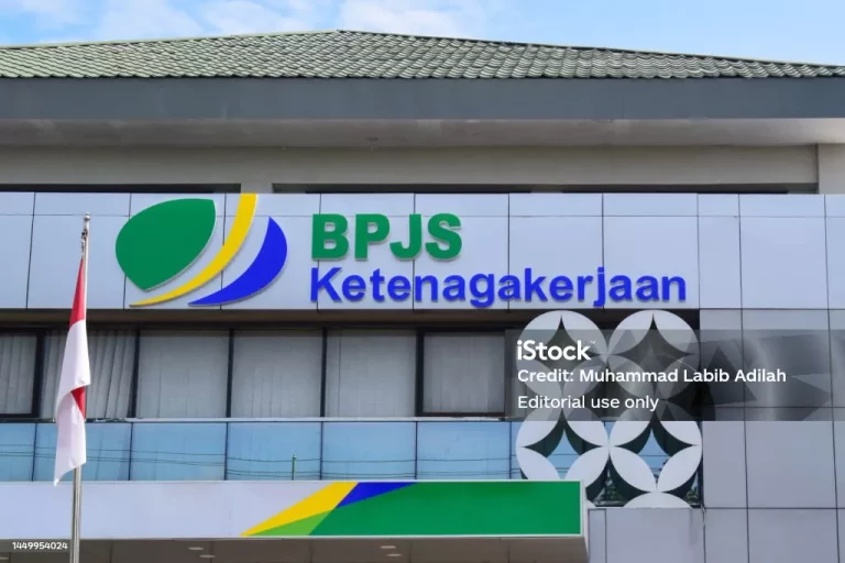 BPJS Ketenagakerjaan Lampung Tengah Sosialisasikan Program dan Salurkan Santunan di Kampung Pujo Basuki