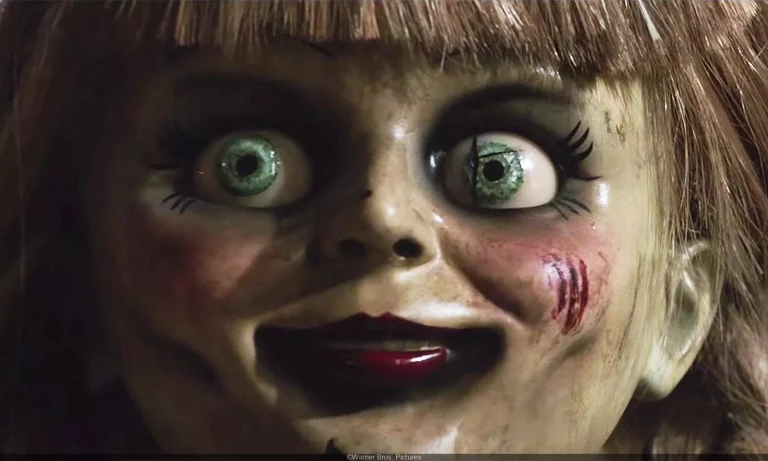 Coroner Klarifikasi Tidak Ada Kaitan Antara Boneka Annabelle dan Kematian Investigator Paranormal Dan Rivera