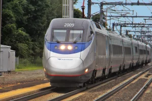 Gubernur Newsom Menanggapi Hadiah Terbaru Trump untuk China: Pemotongan Dana untuk Kereta Api Cepat Satu-satunya di Amerika