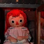 Dan Rivera, seorang investigator paranormal yang dikenal karena menangani boneka “Annabelle,” yang terkenal sebagai boneka yang diduga dihuni oleh roh jahat, telah meninggal dunia. Kepergian Rivera yang berusia 54 tahun ini terjadi pada tanggal 13 Juli 2025 di sebuah hotel di Gettysburg, Pennsylvania.