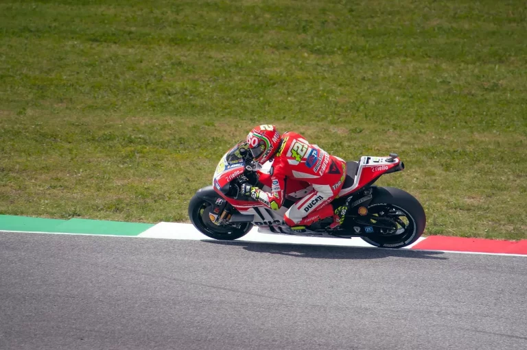 Marc Marquez Menang MotoGP Republik Ceko 2025, Bagnaia Gagal Naik Podium