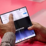 Apple mungkin telah menyerah pada tekanan untuk menciptakan ponsel lipat dengan teknologi Samsung, bukan desain buatannya sendiri