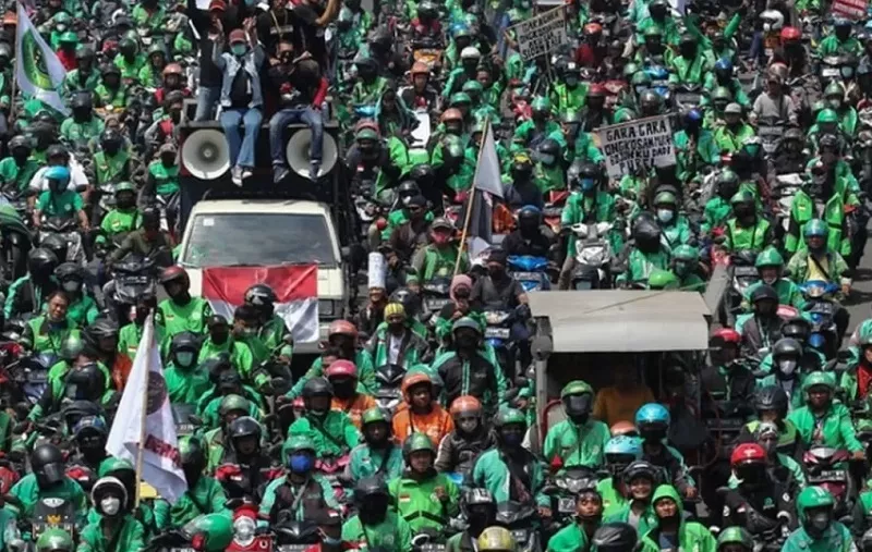 Pengamanan Aksi Ojol di Silang Selatan Monas: 1.632 Polisi Dikerahkan untuk Pastikan Keamanan