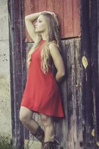 Profil Erika Carlina: Aktris, Model, dan Influencer Indonesia