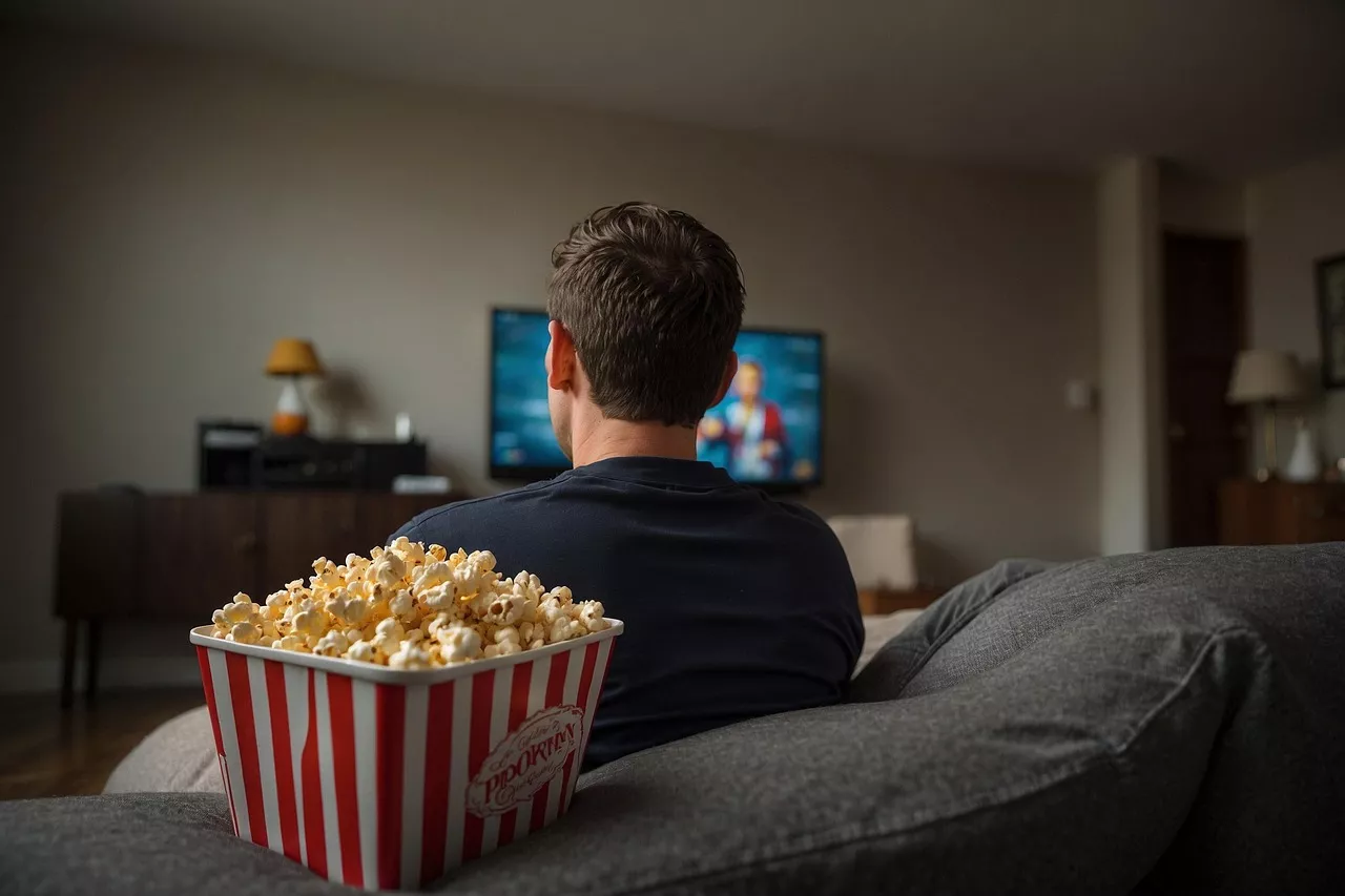 Praktis! Begini Cara Nonton TV di HP Tanpa Aplikasi