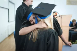 Satu dari Empat Pekerja Generasi Z Menyesal Kuliah: Apa yang Perlu Anda Ketahui