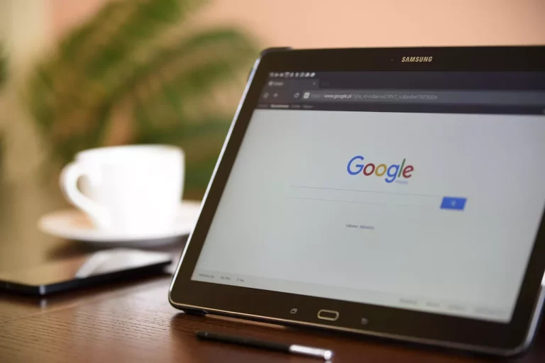 Ringkasan AI di Google Turunkan Jumlah Klik Pengguna pada Hasil Pencarian