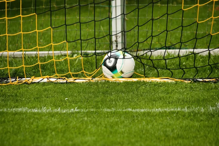 Lepas Rekan Ronaldo, Chelsea Kejar Wonderkid Ajax Keturunan Curacao