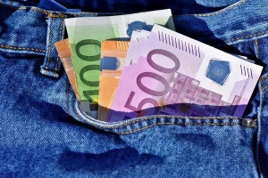 Rupiah Menguat di Pembukaan Perdagangan, Bertahan dari Tekanan Dolar AS