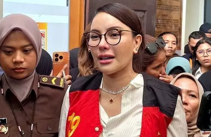Nikita Mirzani Protes Suami Reza Gladys Ungkit Dokter Detektif di Persidangan
