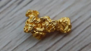 Harga Emas di Pegadaian Turun Hingga Rp15.000 per Gram Hari Ini